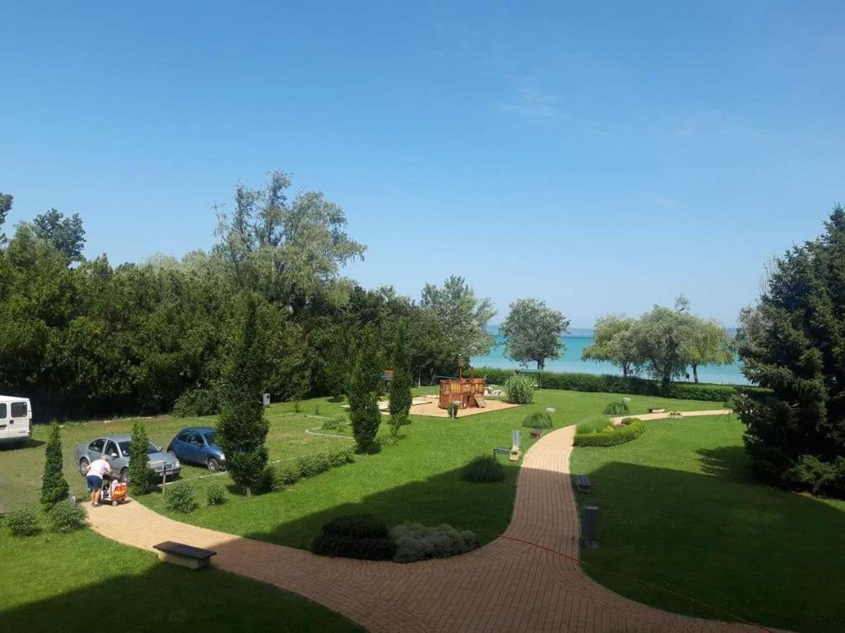 Kr Apartman Siófok Extérieur photo