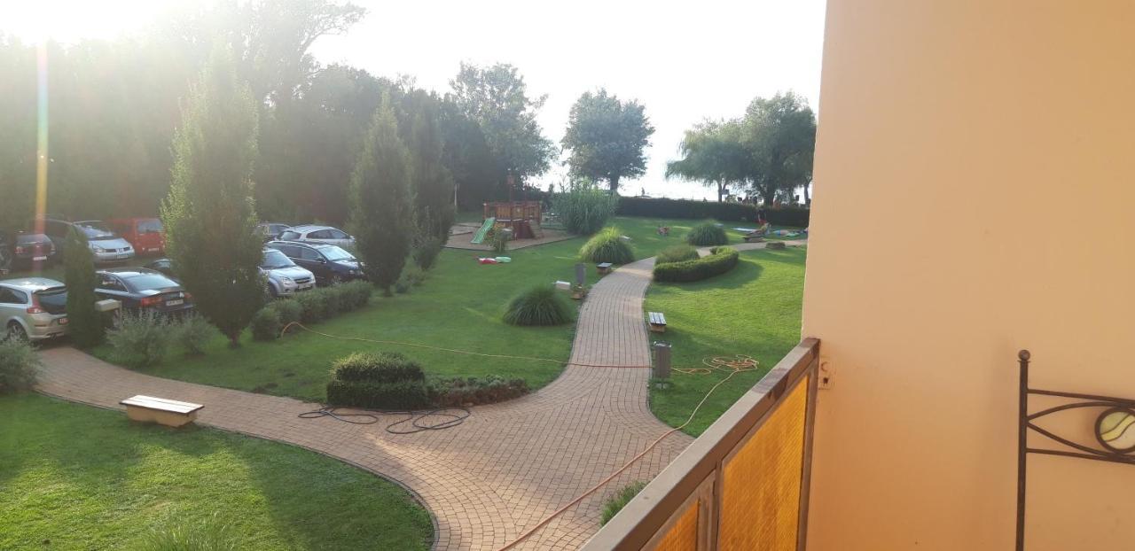 Kr Apartman Siófok Extérieur photo